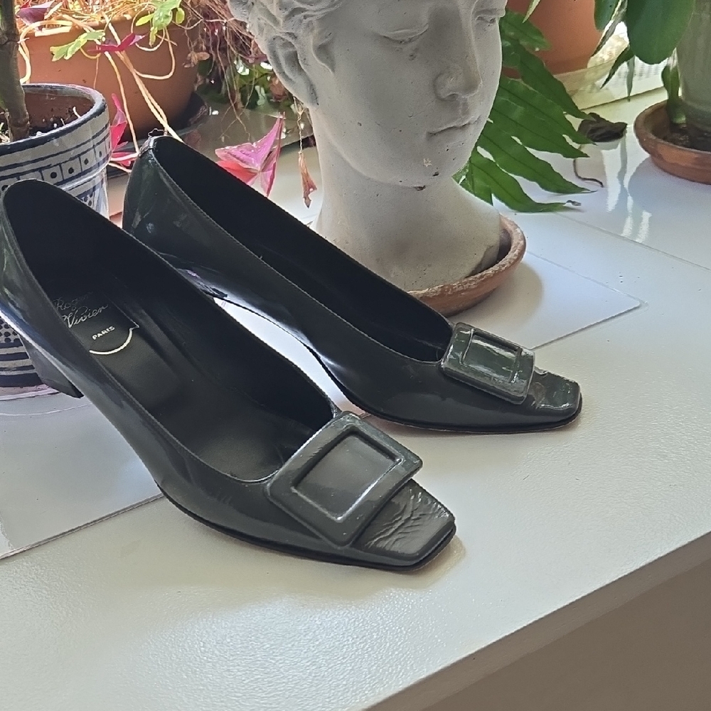 Authentic Roger Vivier Buckle Patent Grey Pumps